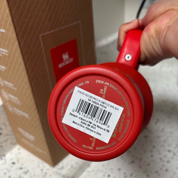 Stanley Red Hello Kitty Quencher H2.0 Tumbler - Picture 3 of 7